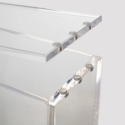 Japanische Acrylvitrine